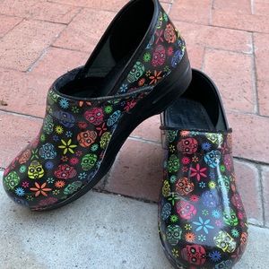 Sanita Calavera Clogs, flowers & sugar skulls Eu38